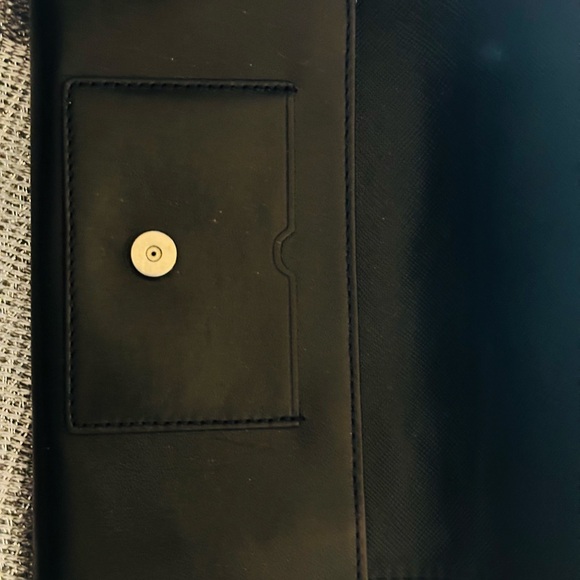 HP🎉Coach Wristlet - Wallet - Classic & Understated Smooth High Quality Leather! - Picture 12 of 16